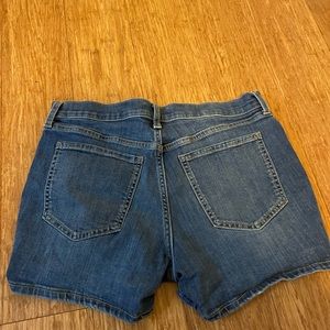 Women’s Banana Republic classic denim jean shorts size 6/28